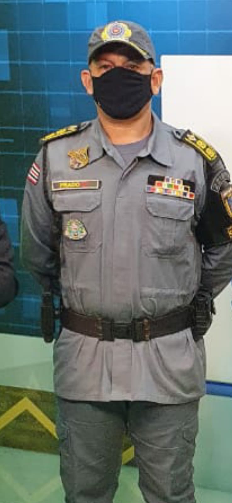 A Câmara Municipal de Paço do Lumiar, concedeu o Título de CIDADÃO LUMINENSE ao Tenente Coronel QOPM JOSÉ MARIA PRADO JUNIOR, no dia 15 de março, pelos relevantes serviços de Segurança Pública prestados para o município, frente ao Comando do 22° Batalhão de Paço do Lumiar/Maiobão, durante este ano e meio de gestão. É nítido o avanço das ações policiais do 22° BPM no combate a criminalidade em Paço do Lumiar. Os dados estatísticos comprovam que o trabalho desenvolvido pela tropa do 22° BPM, apresenta resultados expressivos na redução dos índices criminais. Podemos mencionar: a redução de 30,1% nos homicídios dolosos contra a vida; o aumento de 40,9% na apreensão de arma de fogo; o aumento de 26,6% na recuperação de veículos roubados e/ou furtados, entre outros resultados relevantes. (Dados: Polícia Militar) A indicação e aprovação é um justo reconhecimento pelo trabalho desenvolvido pela tropa do 22° BPM de Paço do Lumiar/Maiobão sob o Comando do Tenente Coronel Prado.